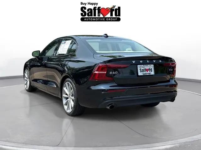 2021 Volvo S60 T6 Momentum