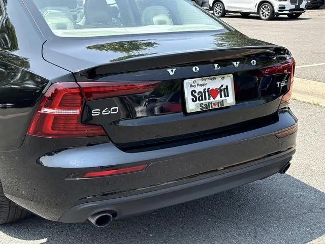 2021 Volvo S60 T6 Momentum