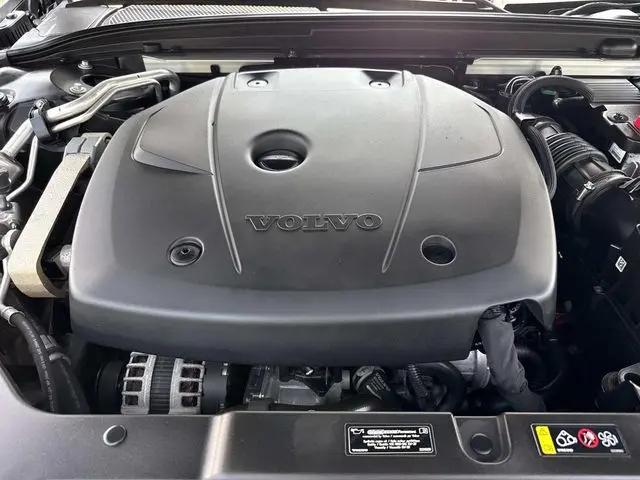 2021 Volvo S60 T6 Momentum