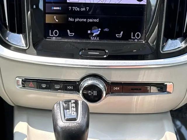 2021 Volvo S60 T6 Momentum
