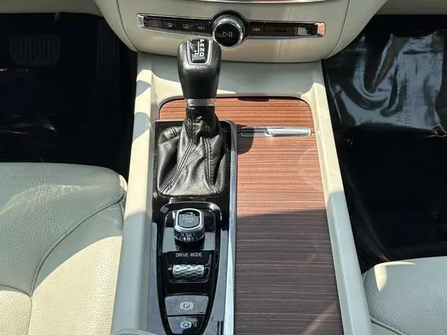 2021 Volvo S60 T6 Momentum