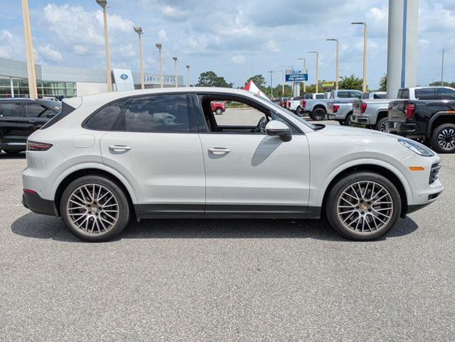 2022 Porsche Cayenne Base
