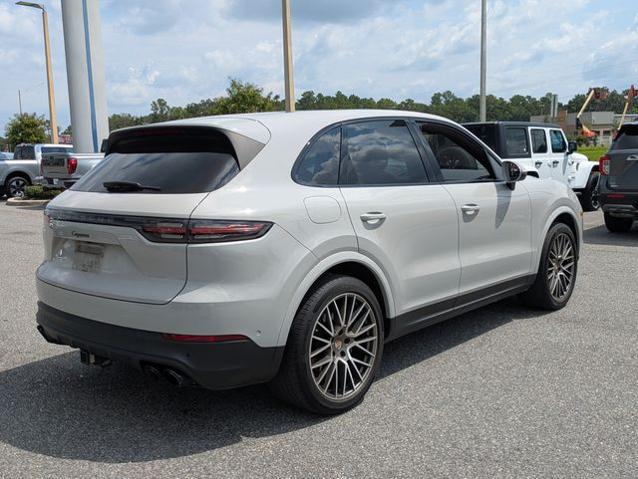 2022 Porsche Cayenne Base
