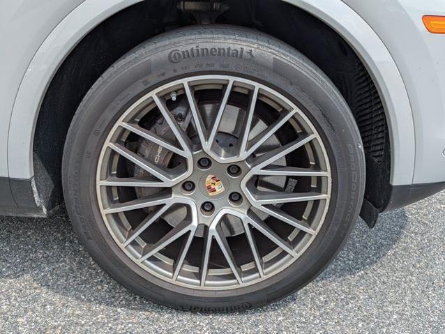 2022 Porsche Cayenne Base