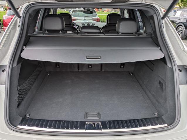 2022 Porsche Cayenne Base