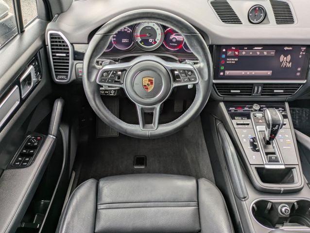 2022 Porsche Cayenne Base