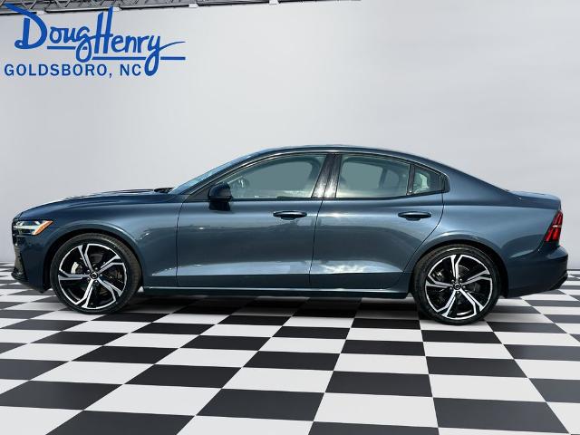 2024 Volvo S60 B5 Core Dark Theme