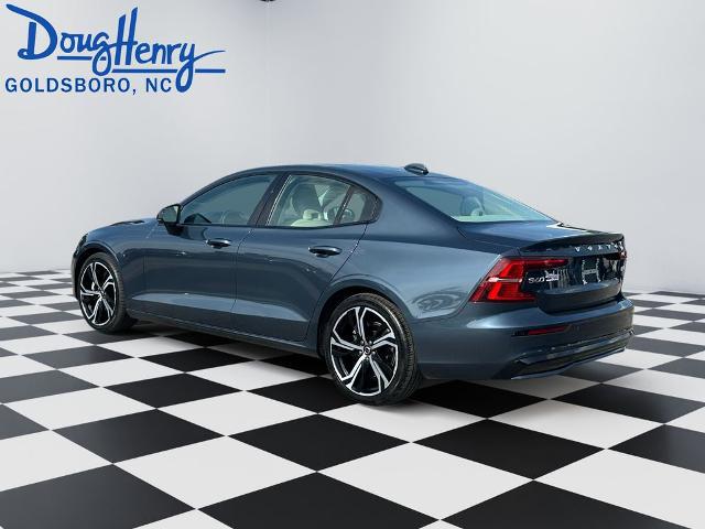 2024 Volvo S60 B5 Core Dark Theme