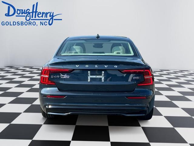 2024 Volvo S60 B5 Core Dark Theme