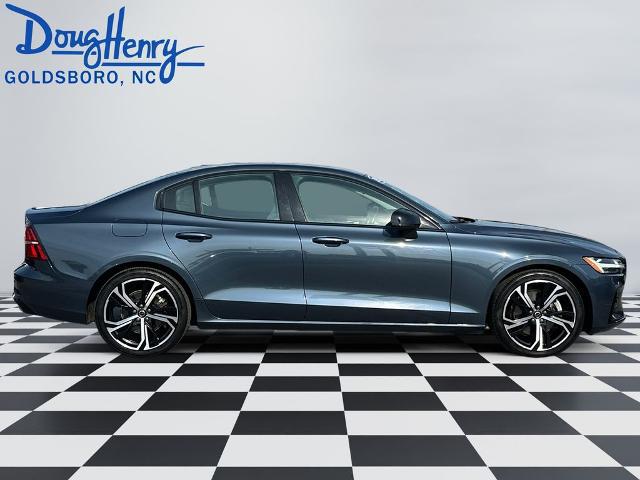 2024 Volvo S60 B5 Core Dark Theme