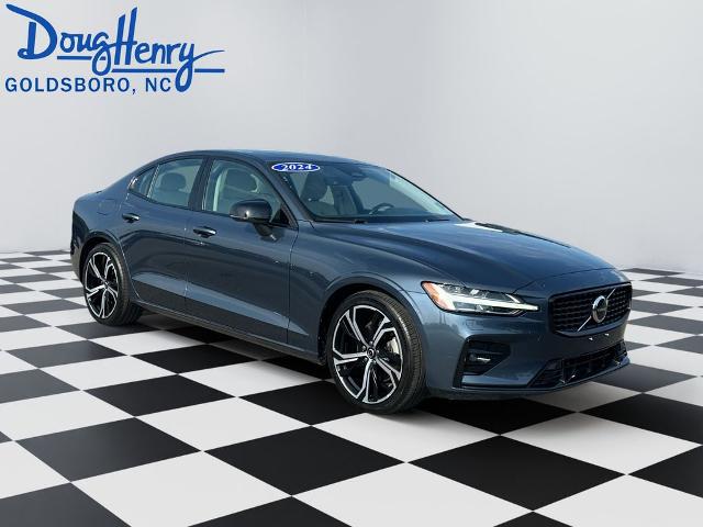 2024 Volvo S60 B5 Core Dark Theme