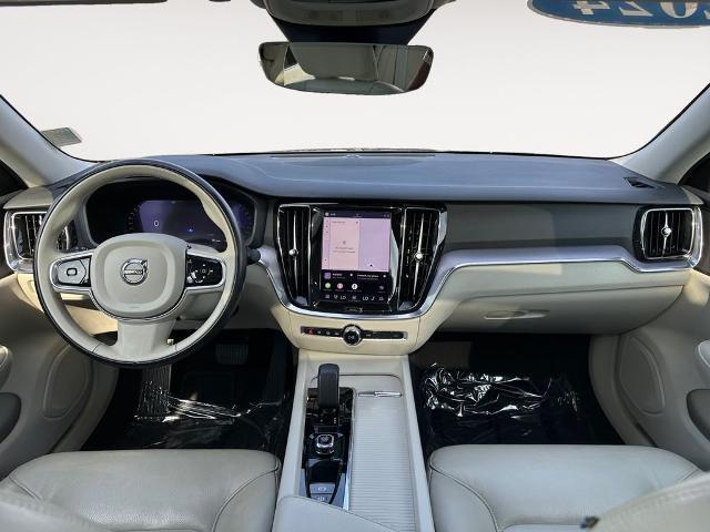 2024 Volvo S60 B5 Core Dark Theme