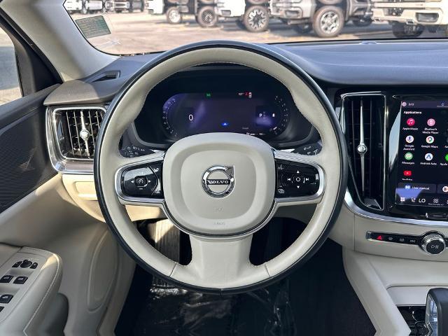 2024 Volvo S60 B5 Core Dark Theme