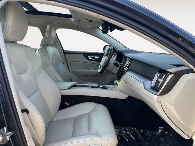 2024 Volvo S60 B5 Core Dark Theme