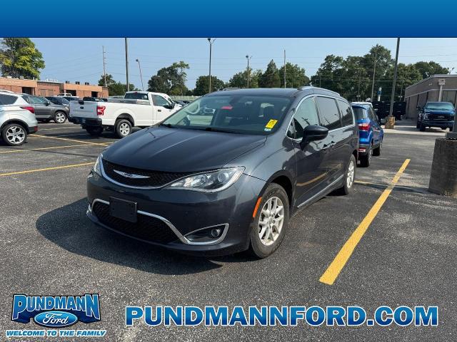 2020 Chrysler Pacifica Touring L for sale in Saint Charles, MO
