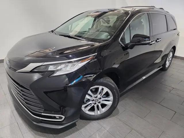 2024 Toyota Sienna Limited for sale in Brook Park, OH
