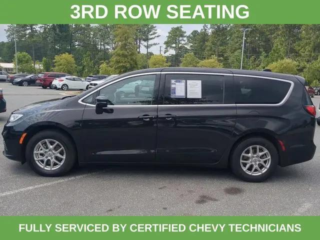 2025 Chrysler Pacifica Select