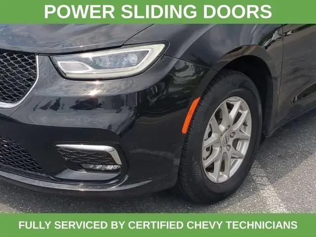 2025 Chrysler Pacifica Select