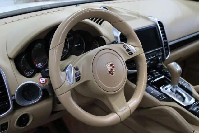 2013 Porsche Cayenne Cayenne