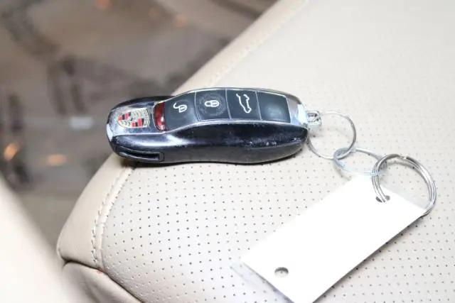 2013 Porsche Cayenne Cayenne