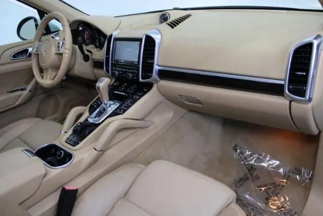 2013 Porsche Cayenne Cayenne