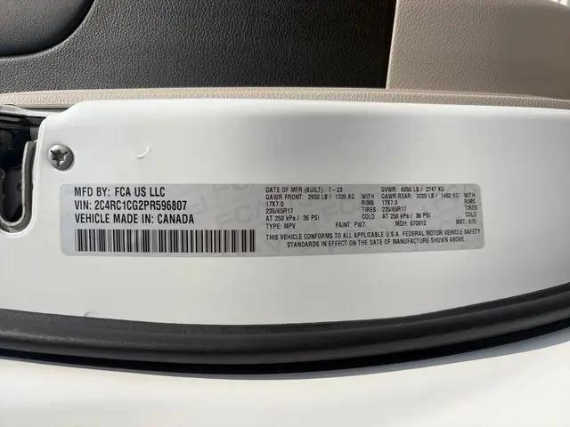 2023 Chrysler Voyager LX