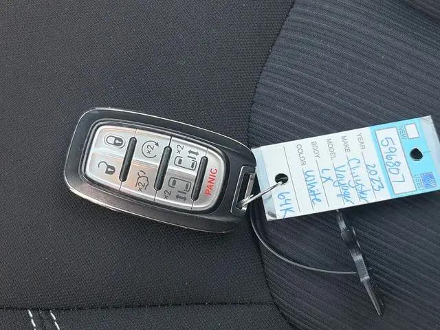 2023 Chrysler Voyager LX