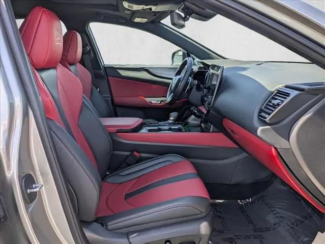 2025 Lexus NX NX 450h+ F SPORT Handling