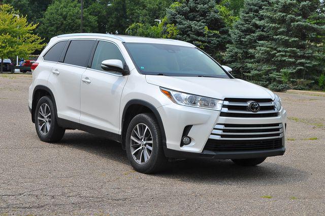 2019 Toyota Highlander XLE for sale in Canton, MI