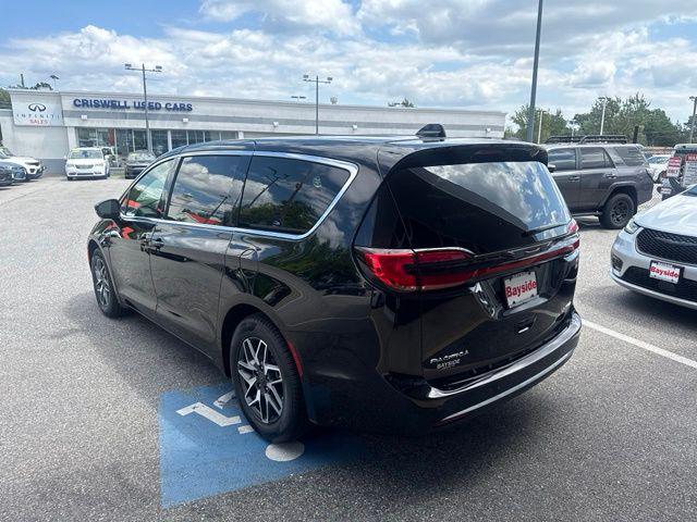 2027 Chrysler Pacifica Limited