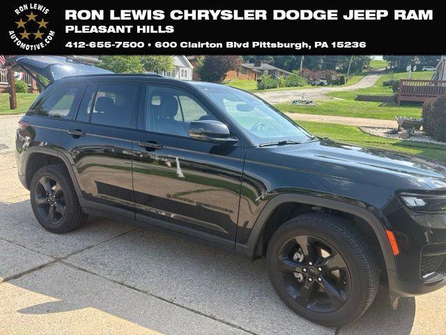 2023 Jeep Grand Cherokee Altitude 4x4 2023 Jeep Grand Cherokee Altitude 4x4