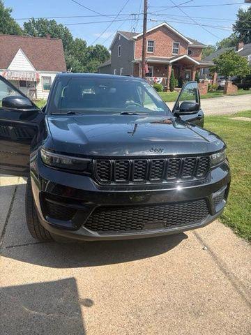 2023 Jeep Grand Cherokee Altitude 4x4 2023 Jeep Grand Cherokee Altitude 4x4
