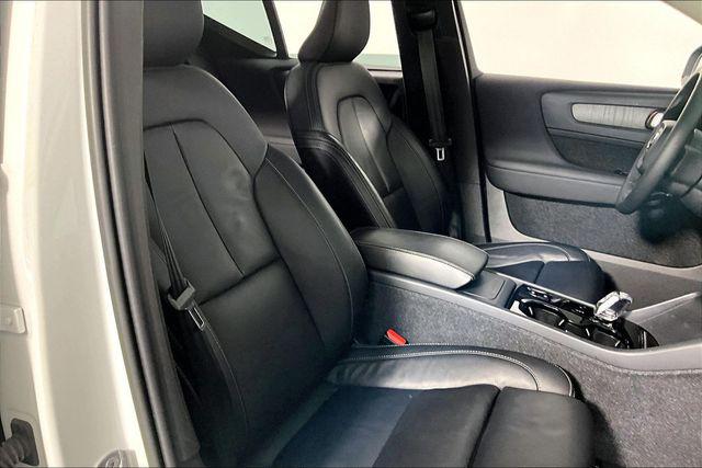 Used 2023 Volvo XC40 B4 Ultimate Dark Theme For Sale in Olive Branch, MS