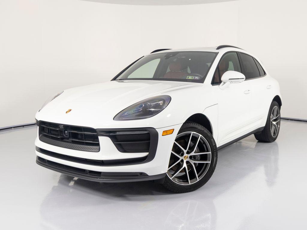 /2024 Porsche Macan