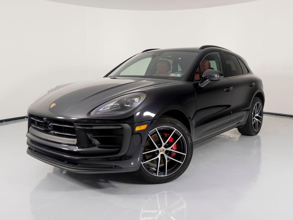 /2023 Porsche Macan