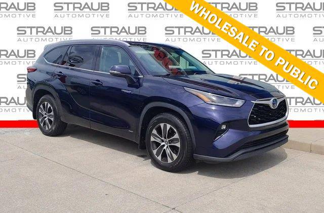 2021 Toyota Highlander Hybrid XLE for sale in Wheeling, WV