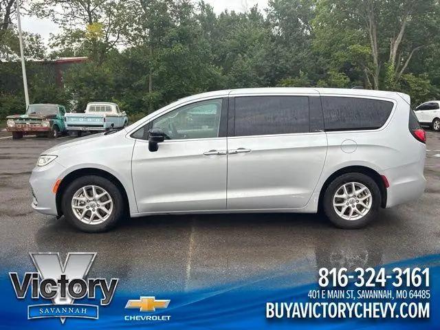 2024 Chrysler Pacifica Touring L for sale in Savannah, MO