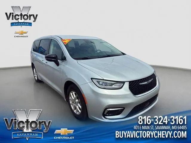 2024 Chrysler Pacifica Touring L for sale in Savannah, MO