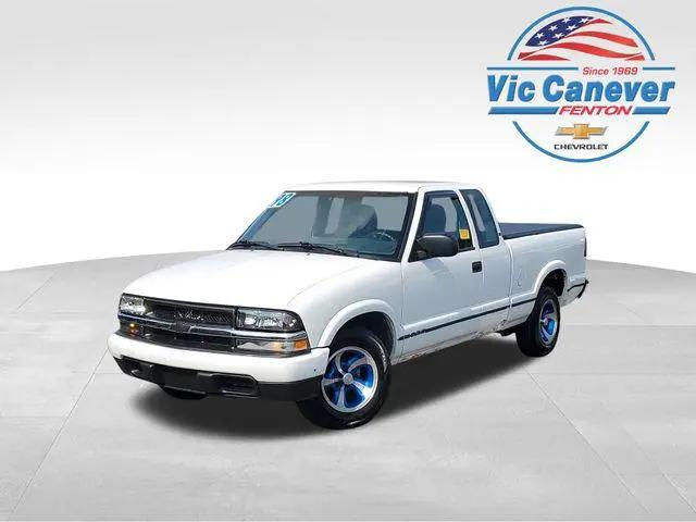 1998 Chevrolet S-10 LS for sale in Fenton, MI