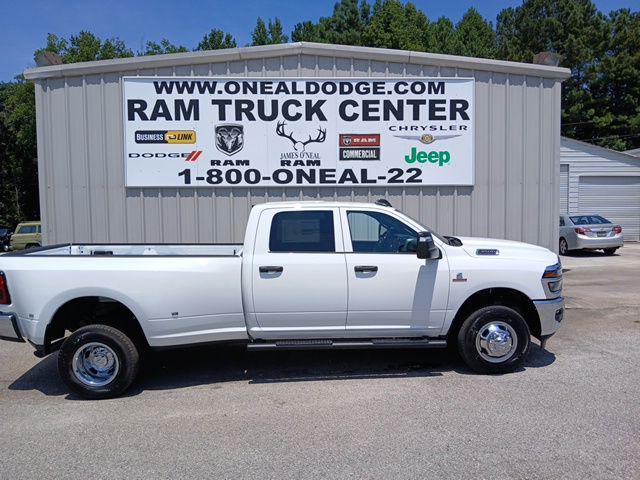 2026 Ram 3500 Tradesman Crew Cab 4x4 8 Box