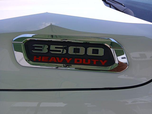 2026 Ram 3500 Tradesman Crew Cab 4x4 8 Box