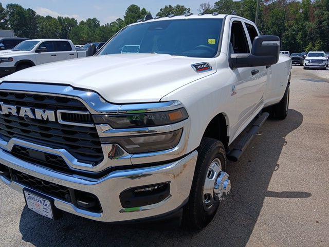 2026 Ram 3500 Tradesman Crew Cab 4x4 8 Box