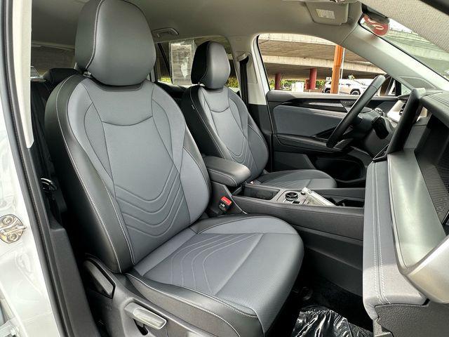 2026 Volkswagen Tiguan SE - Photo 10