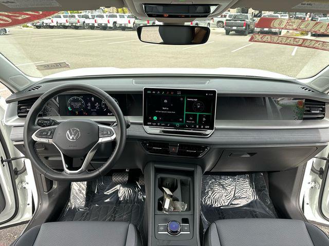 2026 Volkswagen Tiguan SE - Photo 11
