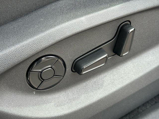 2026 Volkswagen Tiguan SE - Photo 22