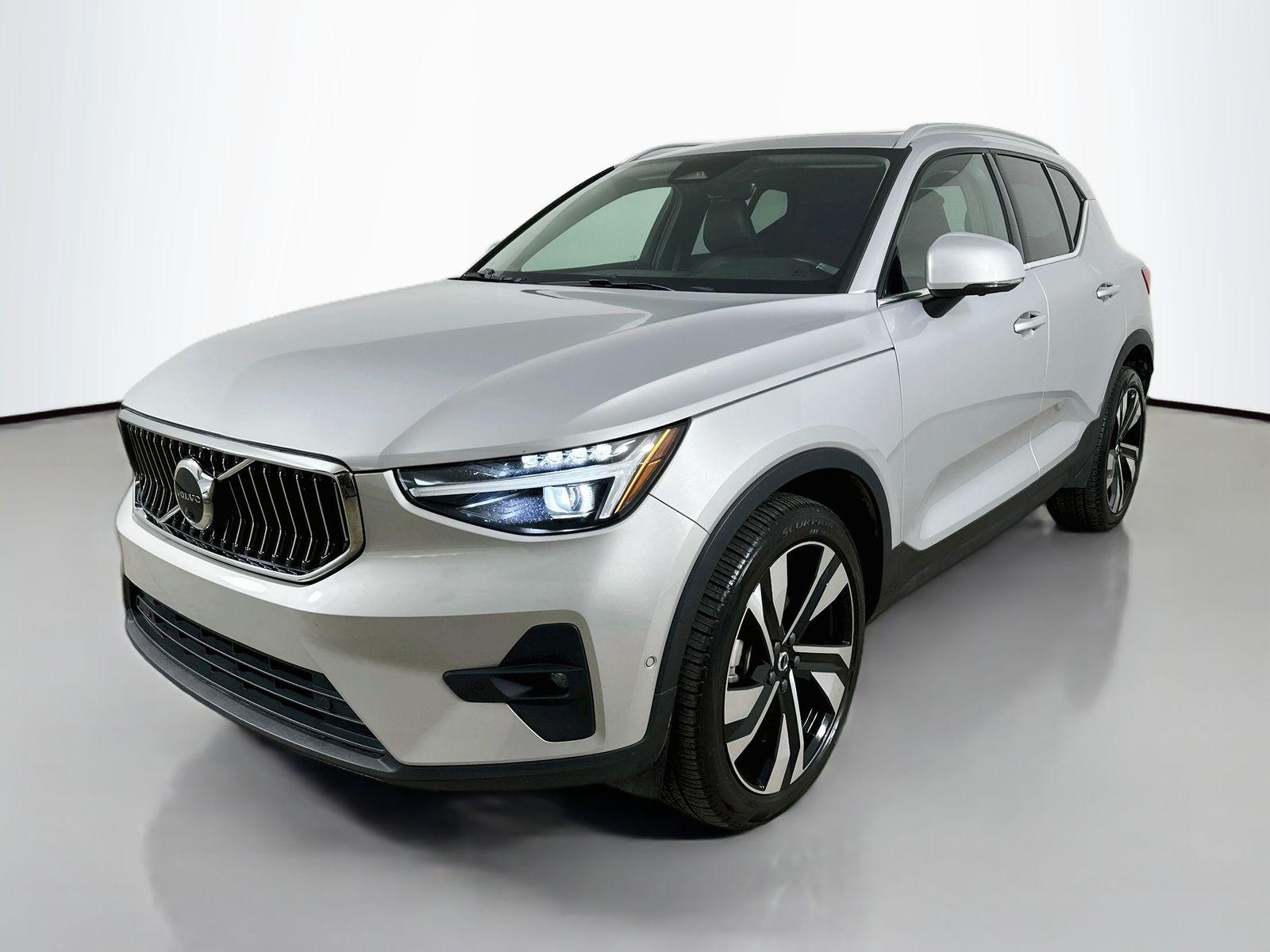 /2023 Volvo XC40