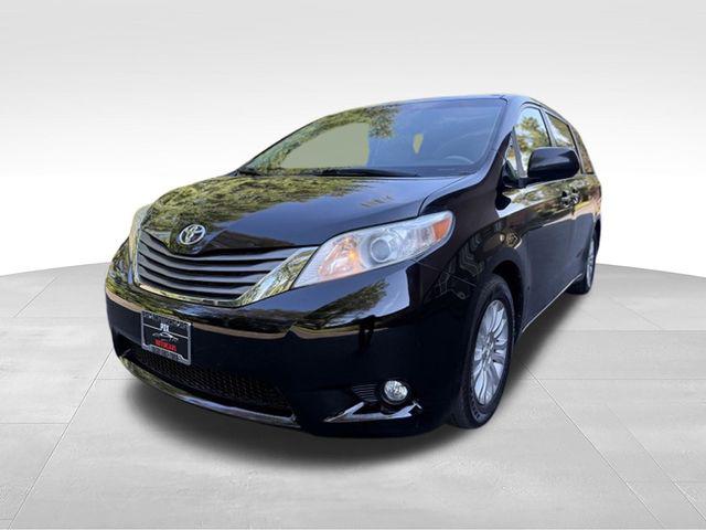 2014 Toyota Sienna XLE V6 8 Passenger for sale in Beaverton, OR