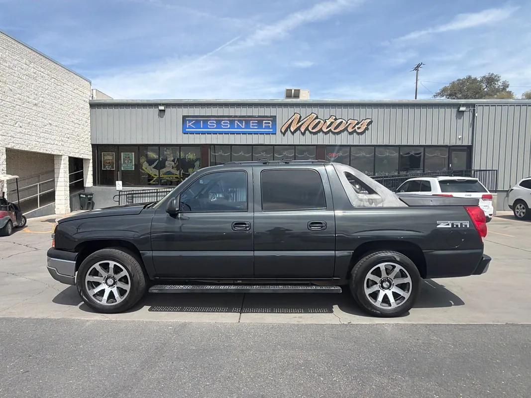 2003 Chevrolet Avalanche Base