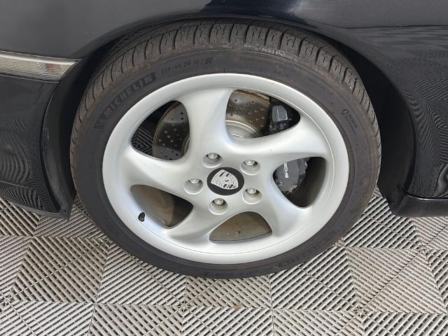 2001 Porsche 911 Carrera 4