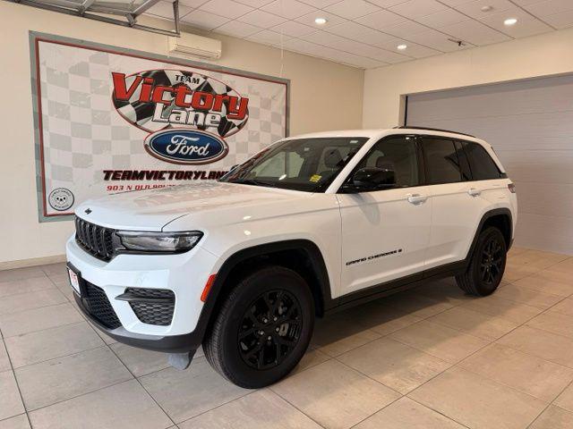 2025 Jeep Grand Cherokee Altitude 4x4 for sale in Litchfield, IL